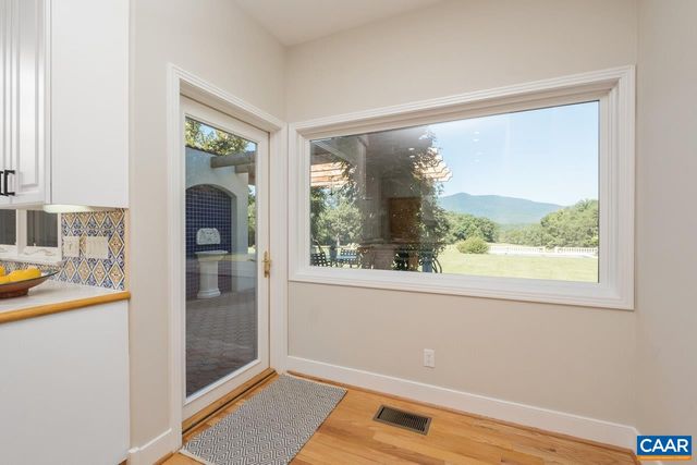8540 TAYLOR CREEK RD, Afton, VA 22920
