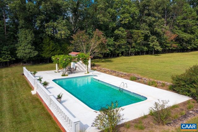 8540 TAYLOR CREEK RD, Afton, VA 22920