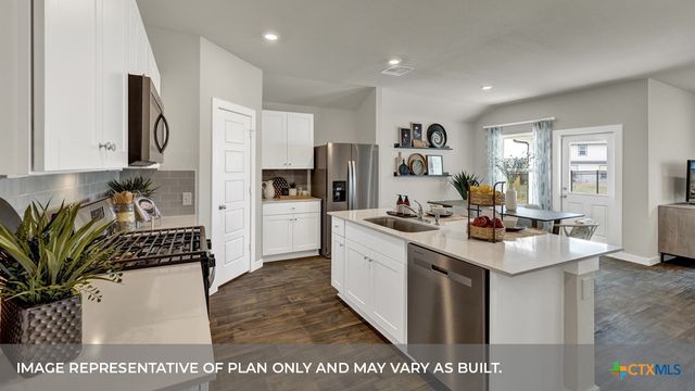108 SOUTH PLAINS Road, San Marcos, TX 78666