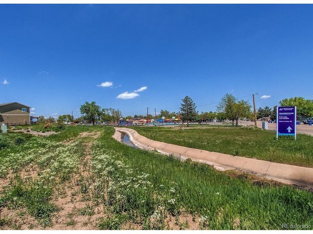 1102 Glen Creighton Dr, Dacono, CO 80514
