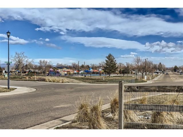 1102 Glen Creighton Dr, Dacono, CO 80514