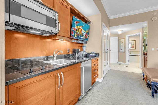 125 East HARMON Avenue 809, Las Vegas, NV 89109