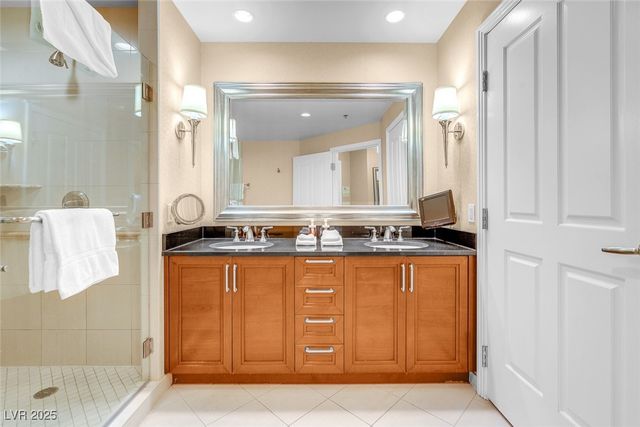 125 East HARMON Avenue 809, Las Vegas, NV 89109