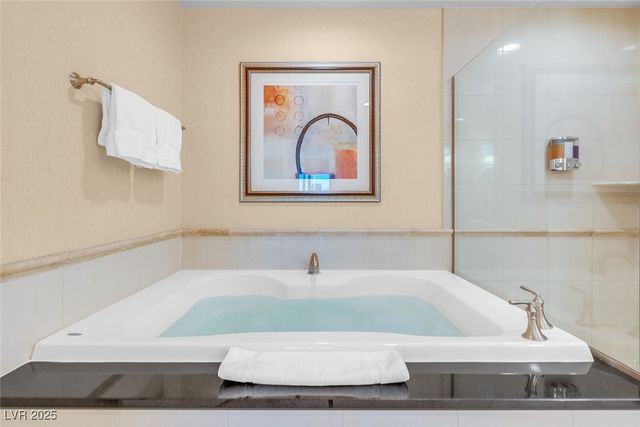 125 East HARMON Avenue 809, Las Vegas, NV 89109