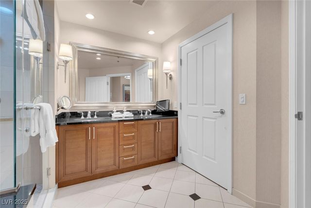 125 East HARMON Avenue 809, Las Vegas, NV 89109