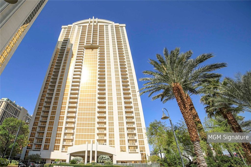 125 East HARMON Avenue 809, Las Vegas, NV 89109