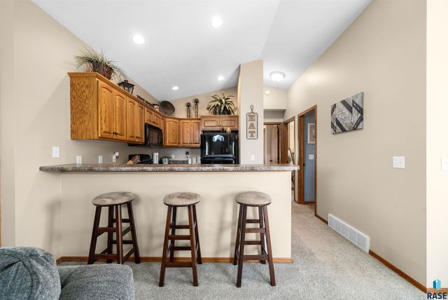 7405 W 51st St Street, Sioux Falls, SD 57106