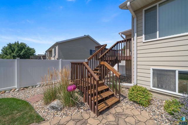 7405 W 51st St Street, Sioux Falls, SD 57106