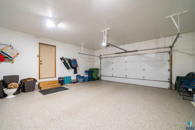 7405 W 51st St Street, Sioux Falls, SD 57106