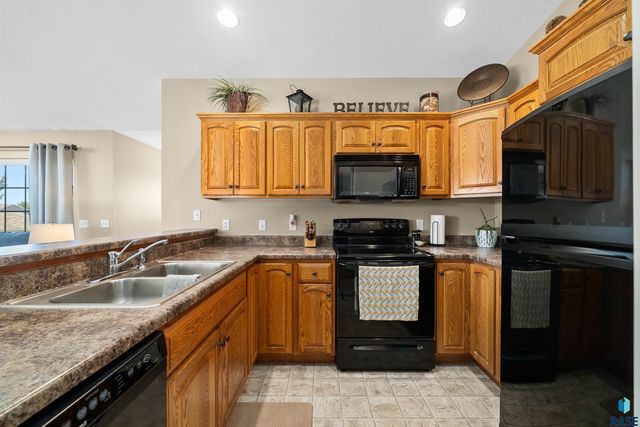 7405 W 51st St Street, Sioux Falls, SD 57106