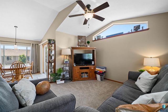 7405 W 51st St Street, Sioux Falls, SD 57106