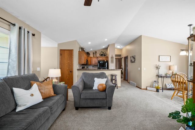 7405 W 51st St Street, Sioux Falls, SD 57106