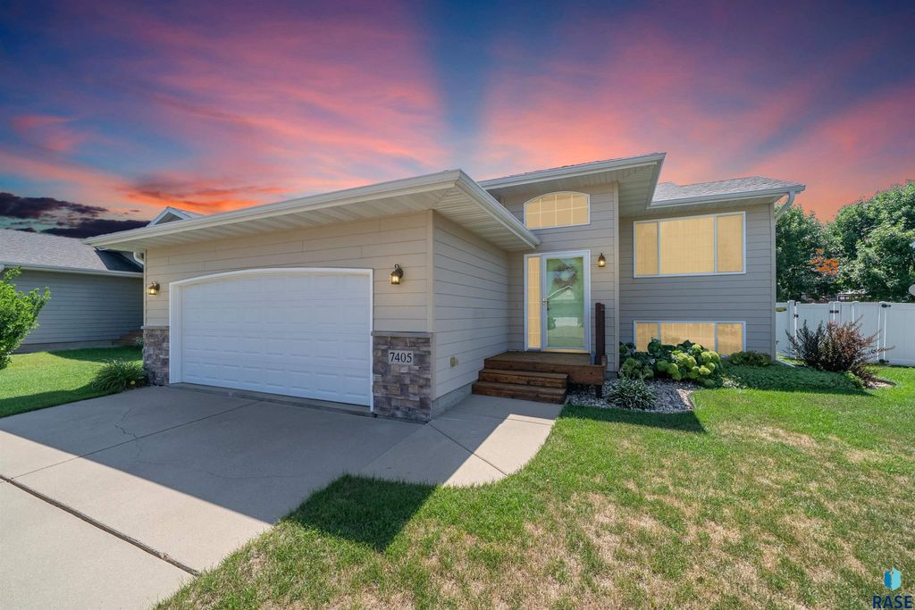 7405 W 51st St Street, Sioux Falls, SD 57106