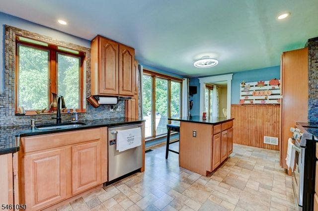 195 Millbrook Ave, Randolph Twp., NJ 07869