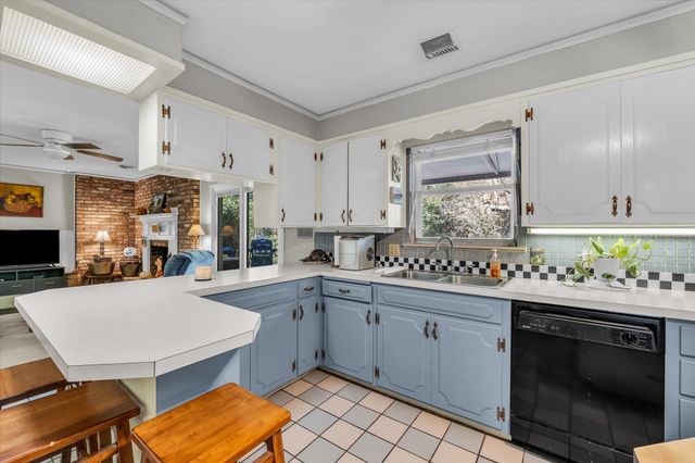 5601 Woodcastle Street, Waco, TX 76710