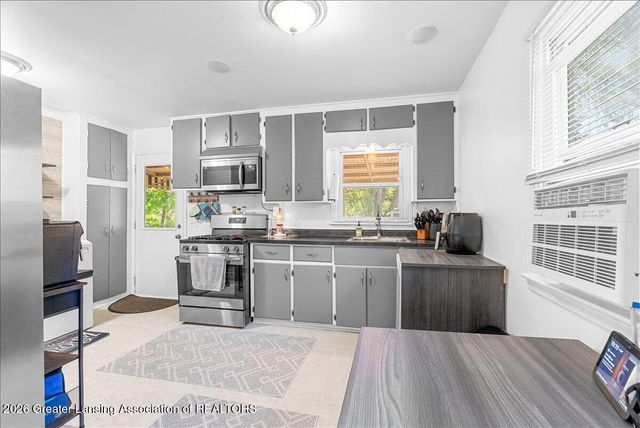 5937 Hughes Road, Lansing, MI 48911
