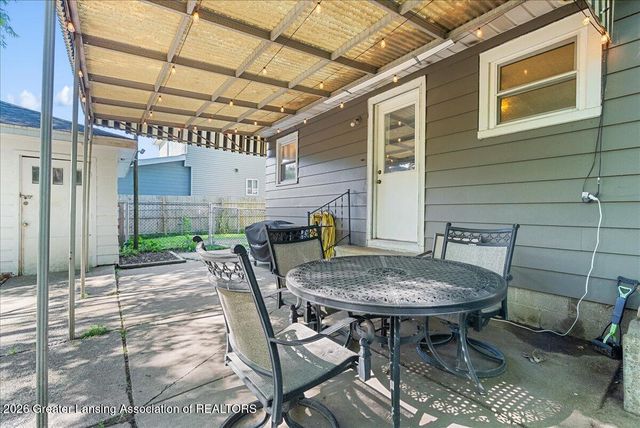 5937 Hughes Road, Lansing, MI 48911
