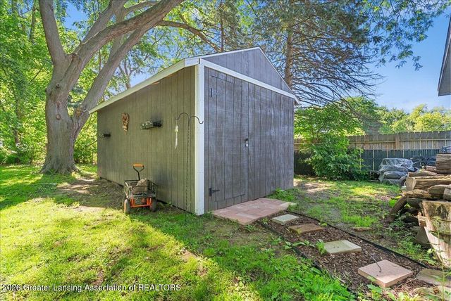 5937 Hughes Road, Lansing, MI 48911