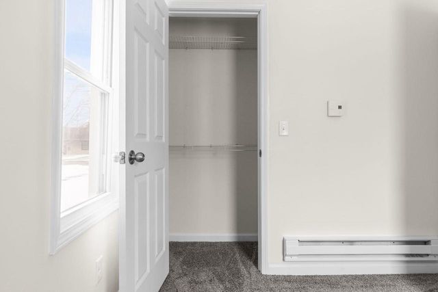 136 W CECIL STREET, Neenah, WI 54956