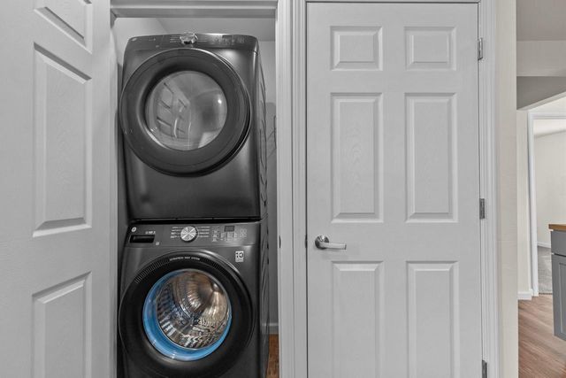 136 W CECIL STREET, Neenah, WI 54956