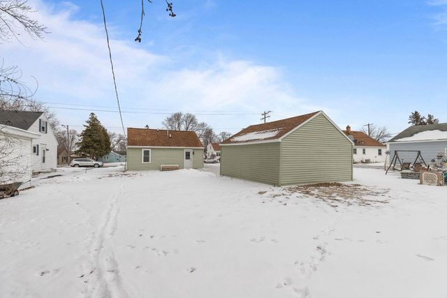 136 W CECIL STREET, Neenah, WI 54956