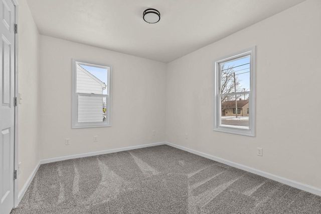 136 W CECIL STREET, Neenah, WI 54956