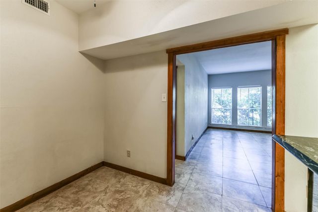 2100 Tanglewilde Street 637, Houston, TX 77063