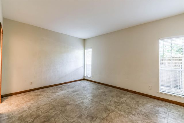 2100 Tanglewilde Street 637, Houston, TX 77063