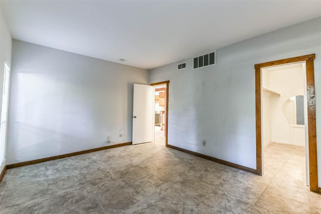 2100 Tanglewilde Street 637, Houston, TX 77063