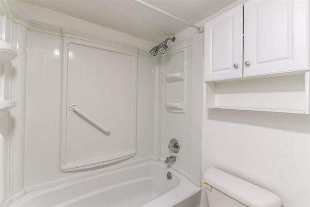 2100 Tanglewilde Street 637, Houston, TX 77063