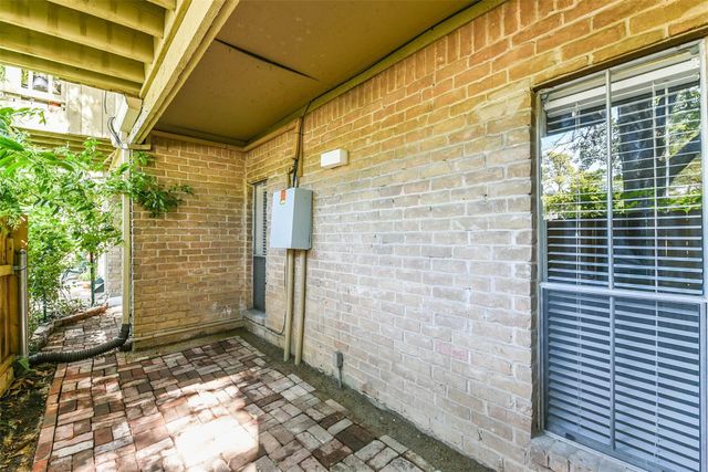 2100 Tanglewilde Street 637, Houston, TX 77063