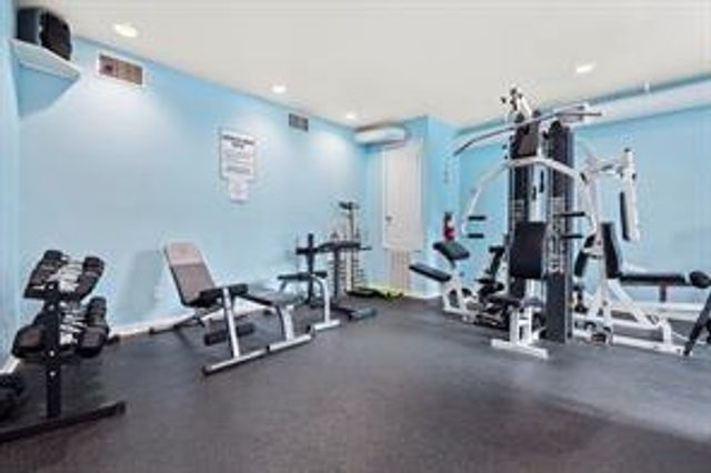 2100 Tanglewilde Street 637, Houston, TX 77063