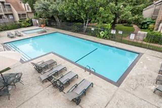 2100 Tanglewilde Street 637, Houston, TX 77063