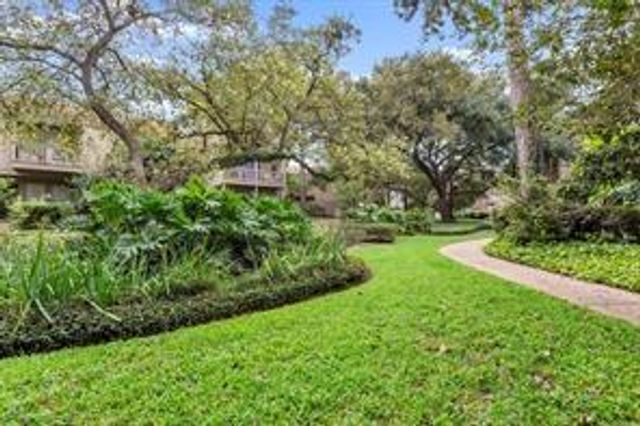 2100 Tanglewilde Street 637, Houston, TX 77063