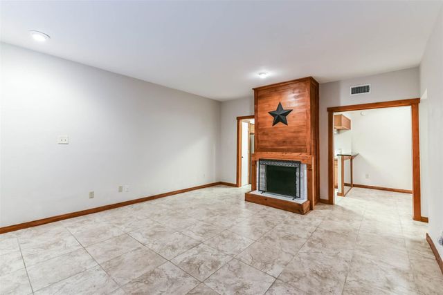 2100 Tanglewilde Street 637, Houston, TX 77063