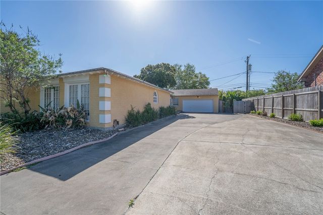 245 Oleander Ave, Corpus Christi, TX 78404