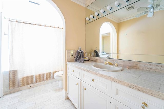 245 Oleander Ave, Corpus Christi, TX 78404