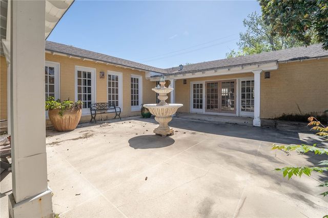 245 Oleander Ave, Corpus Christi, TX 78404