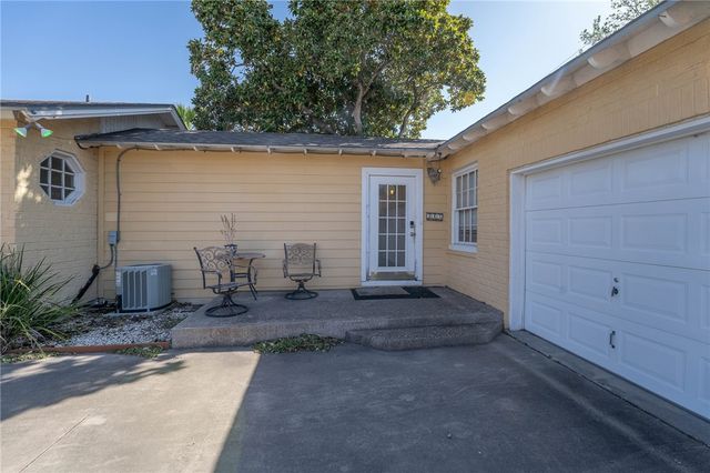 245 Oleander Ave, Corpus Christi, TX 78404