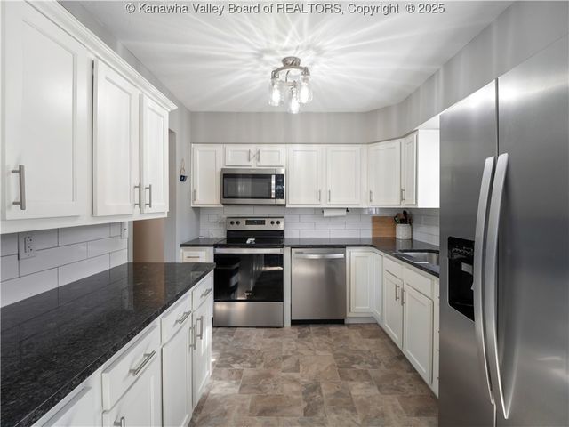 902 Mound Avenue, South Charleston, WV 25309