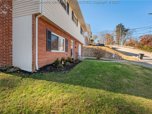 902 Mound Avenue, South Charleston, WV 25309