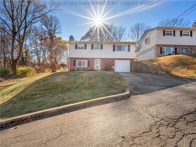 902 Mound Avenue, South Charleston, WV 25309