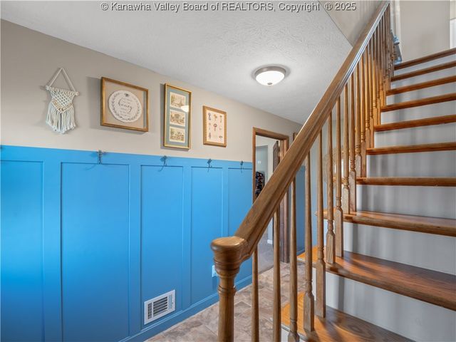 902 Mound Avenue, South Charleston, WV 25309