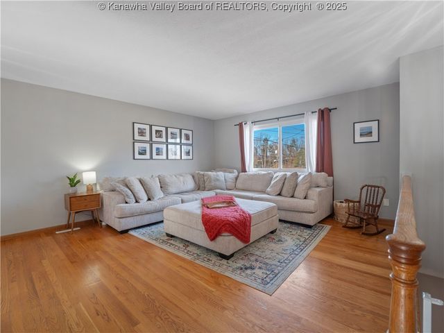 902 Mound Avenue, South Charleston, WV 25309