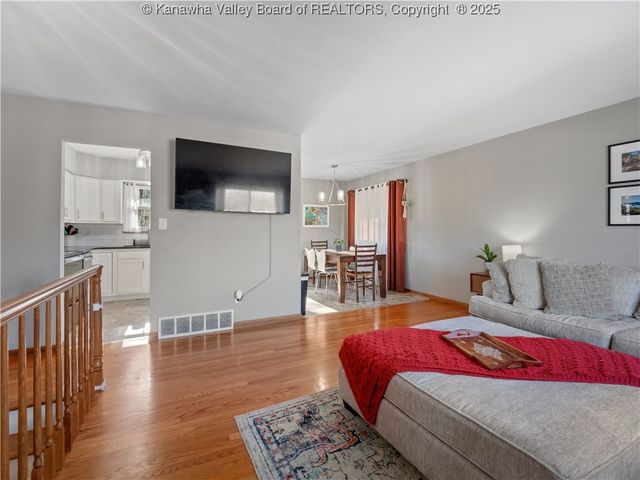 902 Mound Avenue, South Charleston, WV 25309