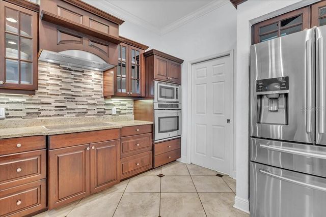 709 COUNTRY MEADOWS WAY, Bradenton, FL 34212