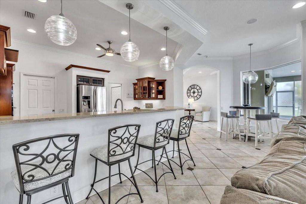 Image 18 of property listing at 709 COUNTRY MEADOWS WAY, Bradenton, FL 34212
