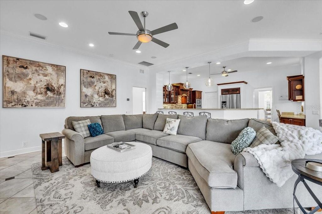 Image 22 of property listing at 709 COUNTRY MEADOWS WAY, Bradenton, FL 34212