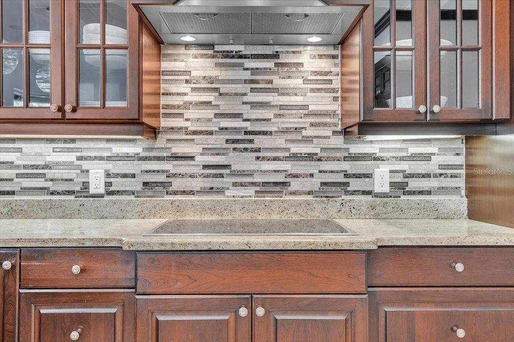 Image 27 of property listing at 709 COUNTRY MEADOWS WAY, Bradenton, FL 34212