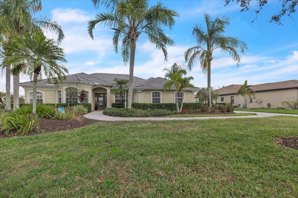 Image 4 of property listing at 709 COUNTRY MEADOWS WAY, Bradenton, FL 34212